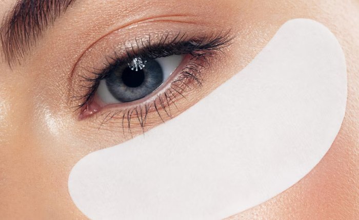 Below-eye pads should keep at least 1-2mm apart from the waterline