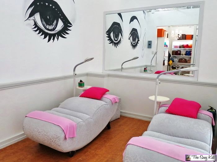 Choosing a good location for your lash salon can help you increase revenue