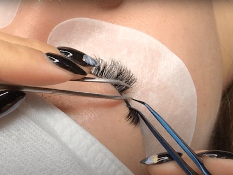 Lash isolation is quite hard, but it is a vital step to creating perfect eyelash extensions 