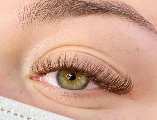 Brown lashes help enhance the depth and allure of your eyes
