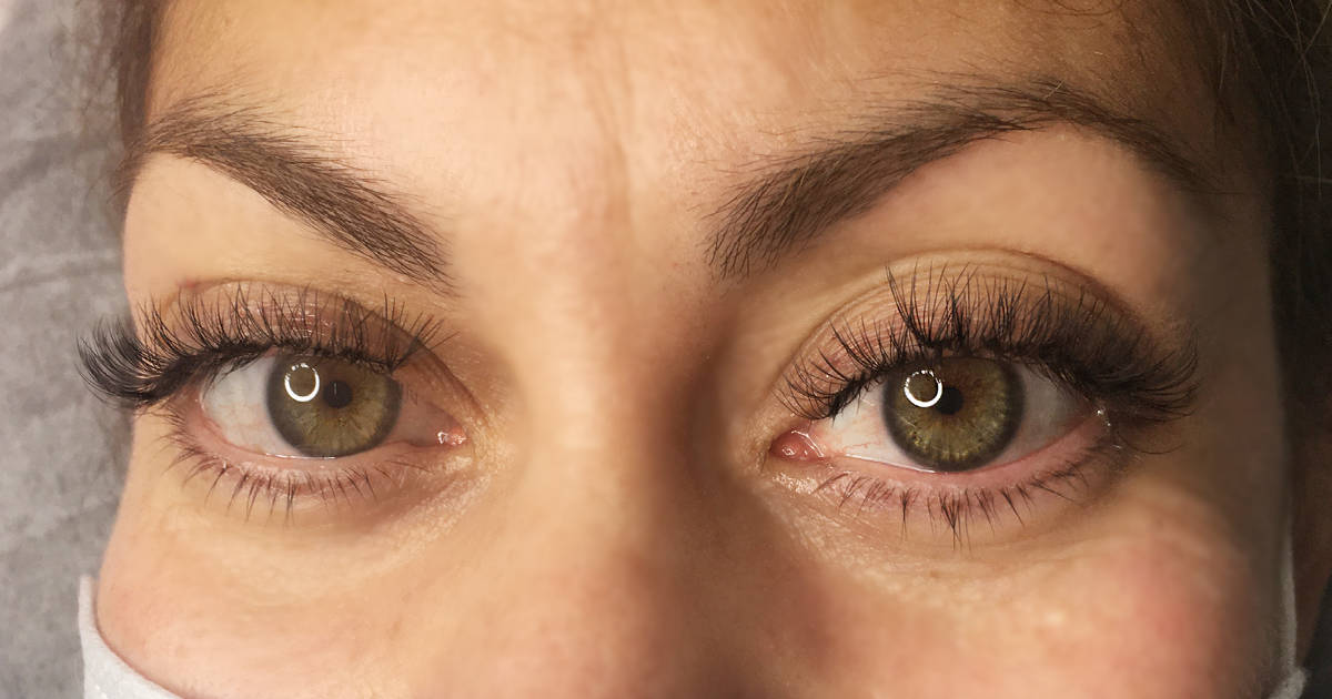 Proper eyelash extensions are ideal for pretty protruding eyes