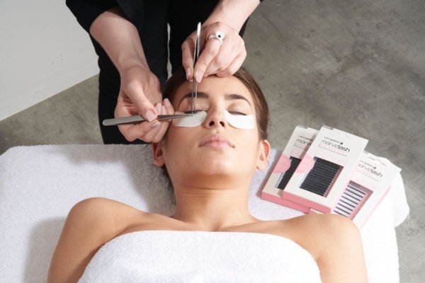 tecnicians's skill can increase price of lash extensions