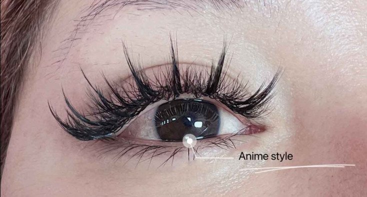 Natural anime lashes mimic the look of anime eyes, while still looking natural