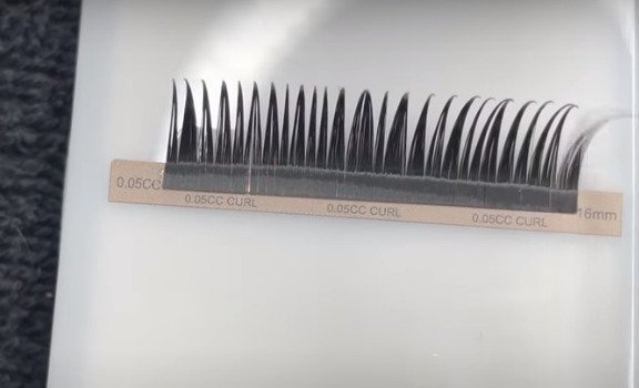 How to make lash spikes by primer method