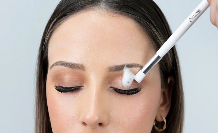Cleaning lash extension is important to keep the lashes healthy