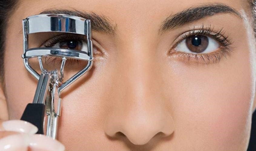 Eyelash care routine can make your lashes become straight