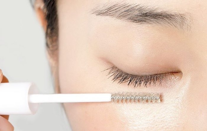 Factors Affecting Natural Eyelashes Growth