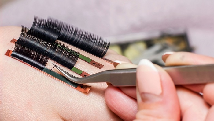 Running an eyelash business always requires a number of things