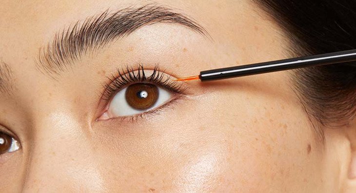 Using serum helps stimulate eyelash growth and making them longer