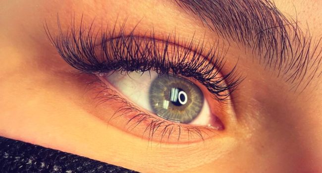Eyelashes serve as an important component and complement many makeup looks