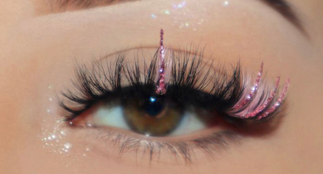 Glitter lash extensions