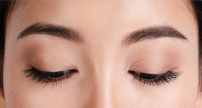 can nurses wear eyelash extensions