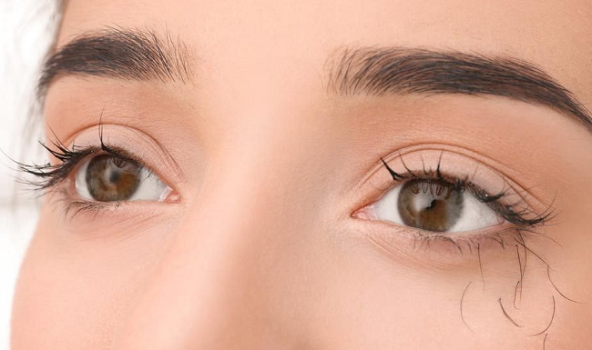 Using argan oil can reduce the falling of eyelashes