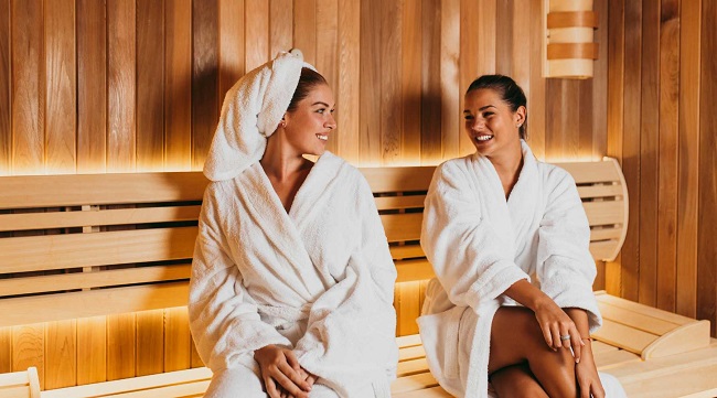 Choose a well-ventilated place when going in the sauna so that the steam doesn't get too much on your eyes