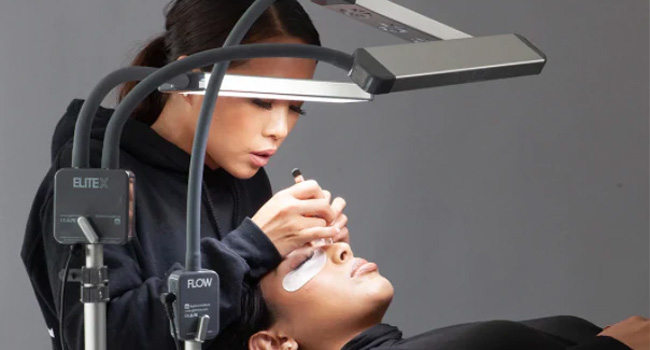 The best light ever for eyelash extensions - Glamcor light. It is