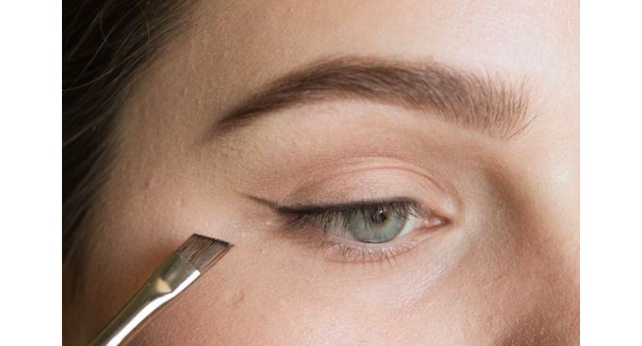 best eyeliner for lash extensions