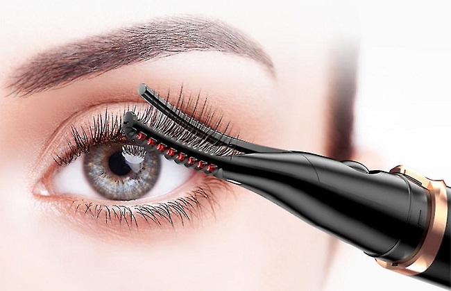 Using a heated lash curler have more benefit then the traditional one
