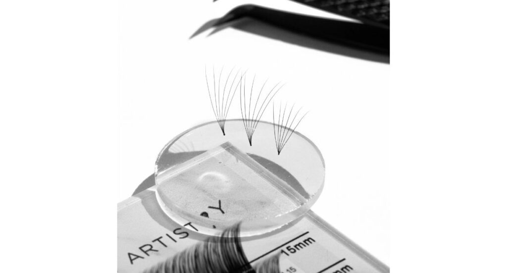 how to make lash fans 