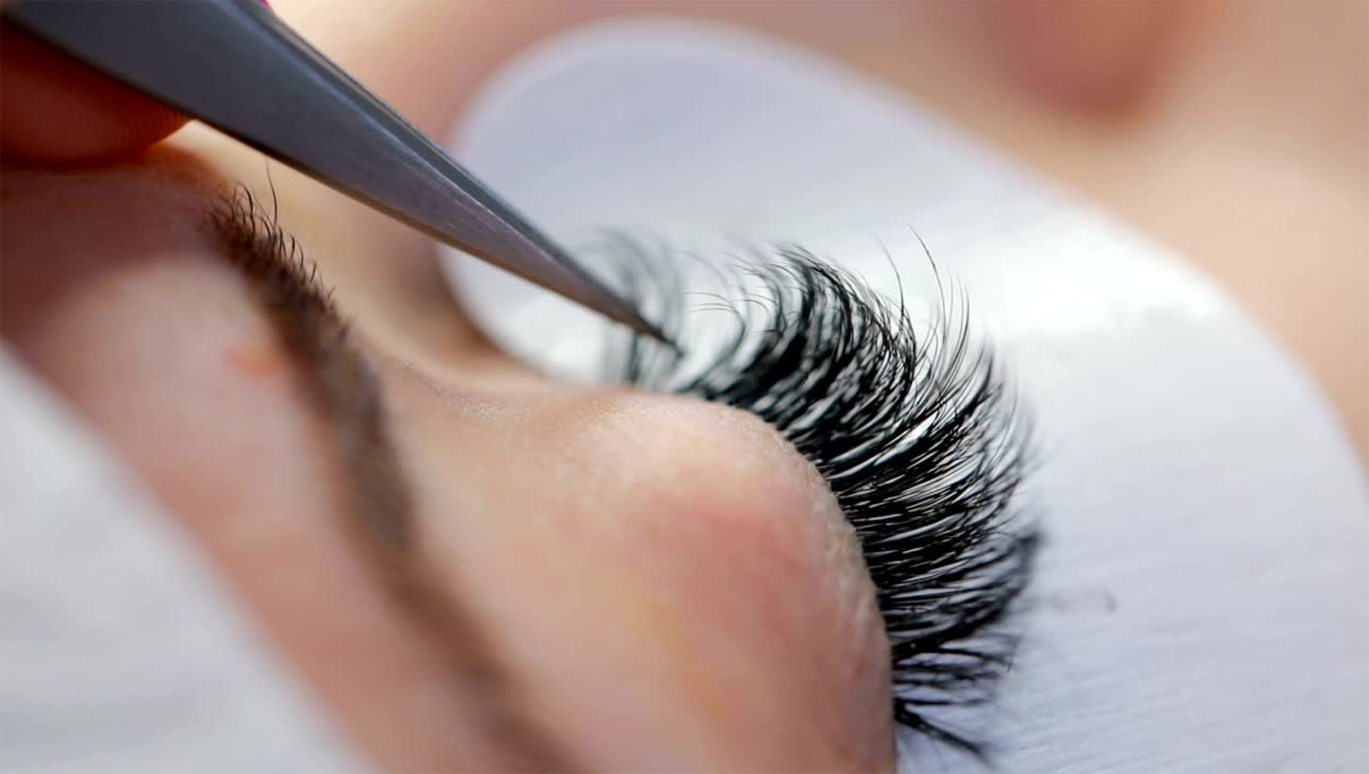 Lack of product diversity is a disadvantage when doing eyelash extension business