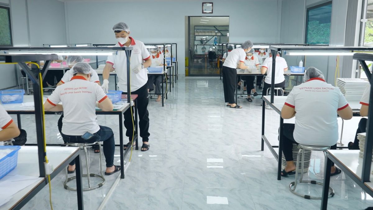 A reputable and qualified eyelash extension factory will increase the supplier's reputation