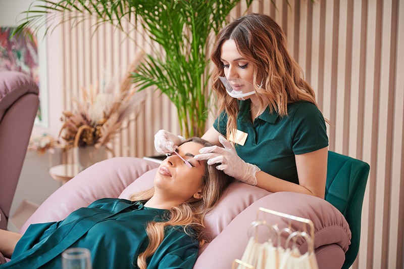 lash tech